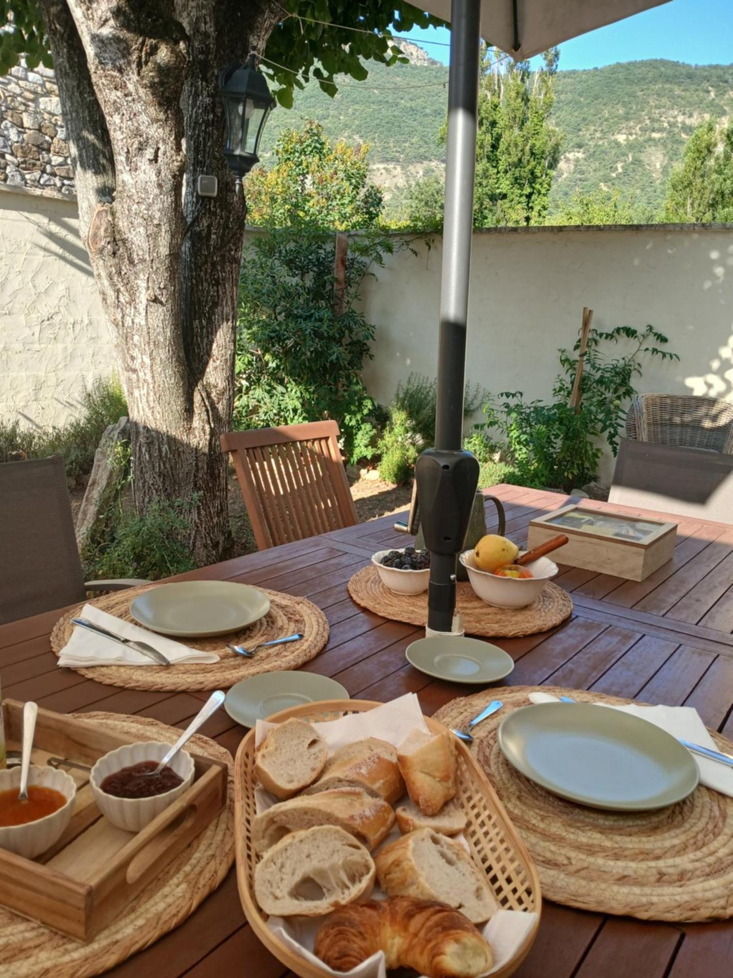 Bed and Breakfast Alma Bella Le Pegue Екстер'єр фото